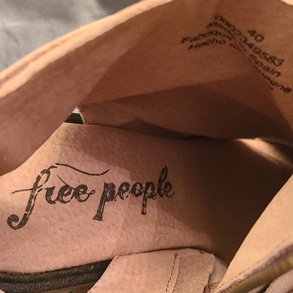 ❤️ NWT/BOX Free People shoes & gift - Picture 10 of 13